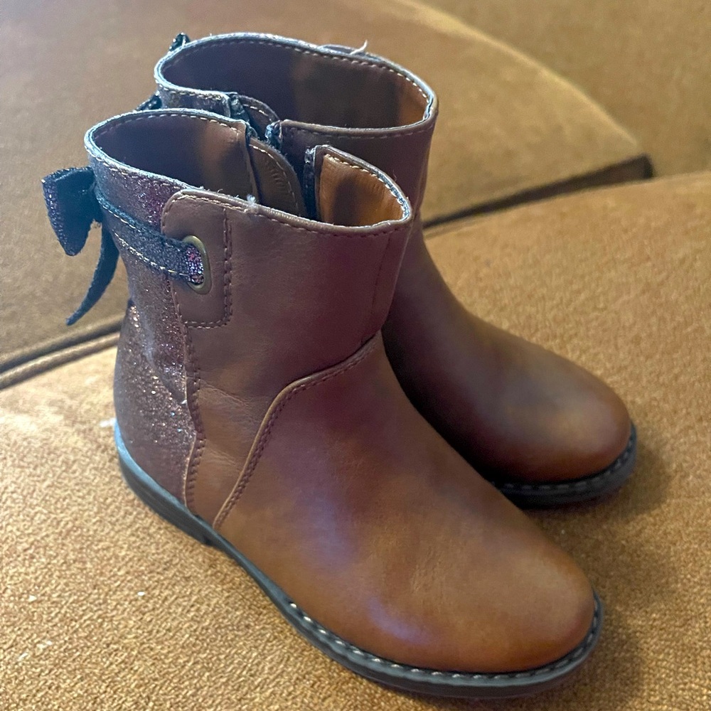 Toddler Brown Boots with Bow!
